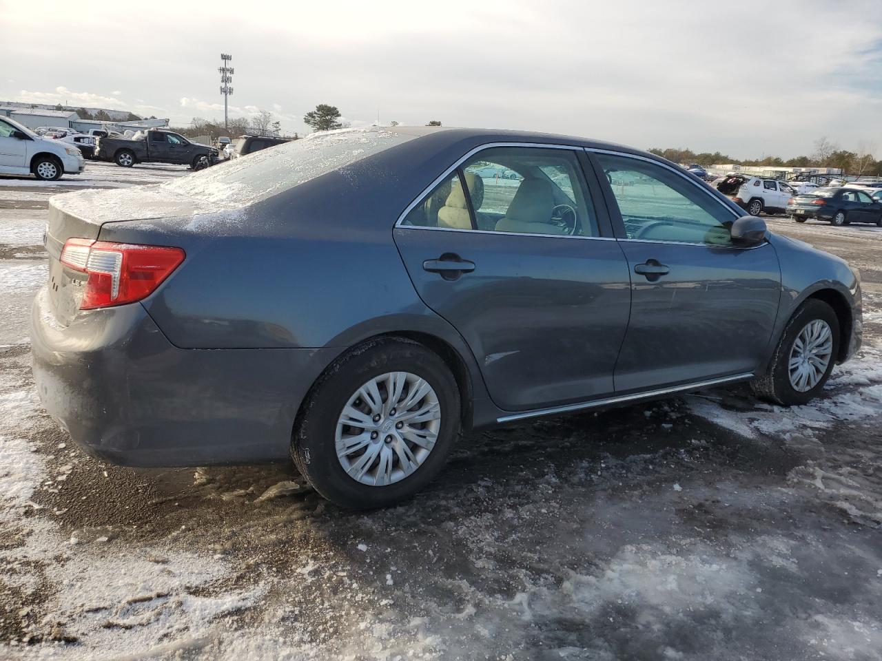 2012 Toyota Camry VIN 4T1BF1FK9CU024571 Copart auction photo, side / front end damage thumbnail 3