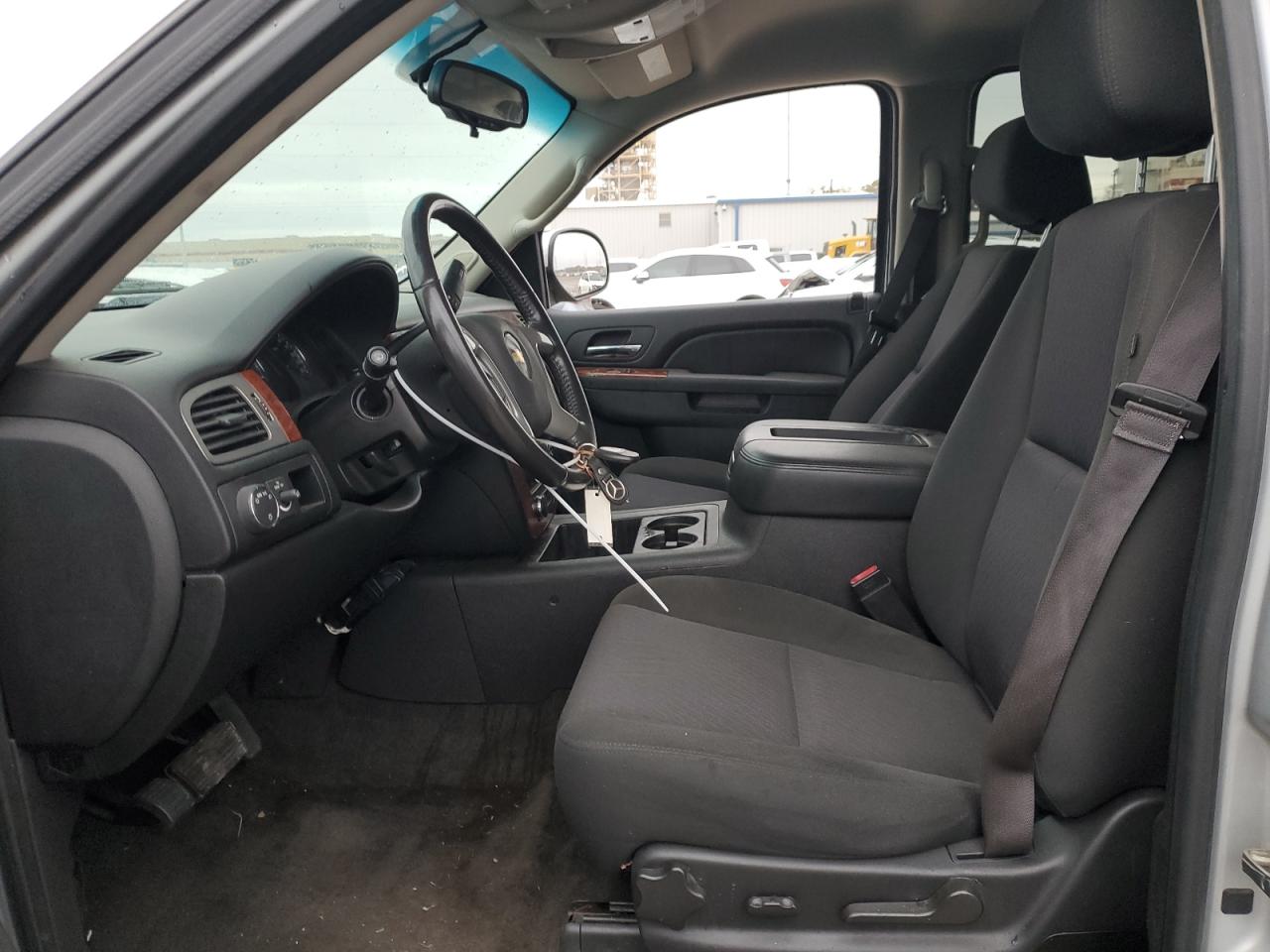 2013 Chevrolet Suburban VIN 1GNSCHE02DR304642 Copart auction photo, front end damage thumbnail 7