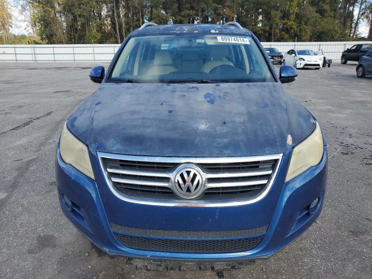 2010 Volkswagen Tiguan VIN WVGAV7AX7AW503545 Copart auction photo, front end / undercarriage damage thumbnail 5