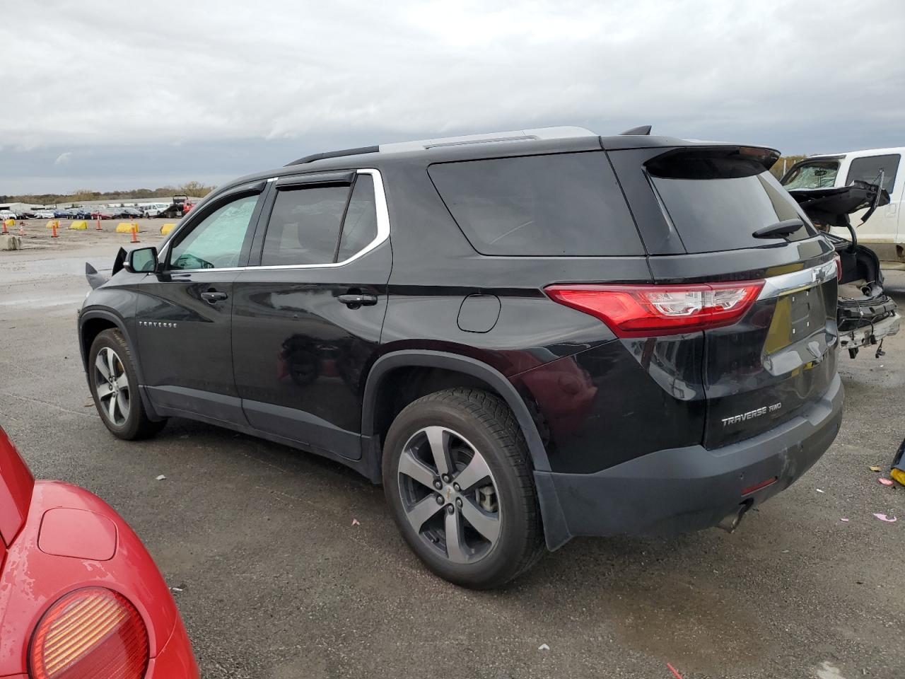 2018 Chevrolet Traverse VIN 1GNEVHKW8JJ127363 Copart auction photo, front end damage thumbnail 2
