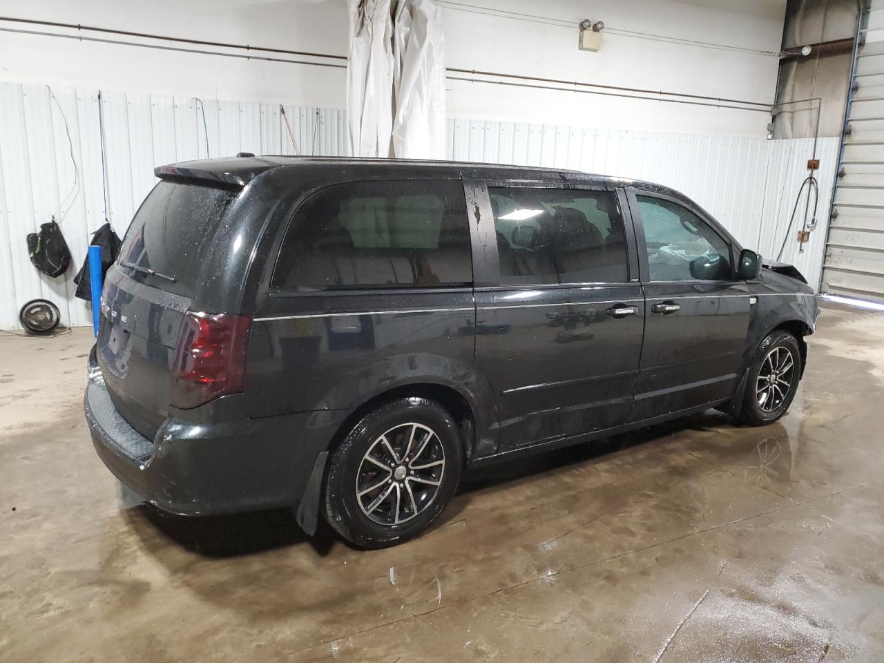 2014 Dodge Caravan VIN 2C4RDGCG8ER305739 Copart auction photo, front end / side damage thumbnail 3