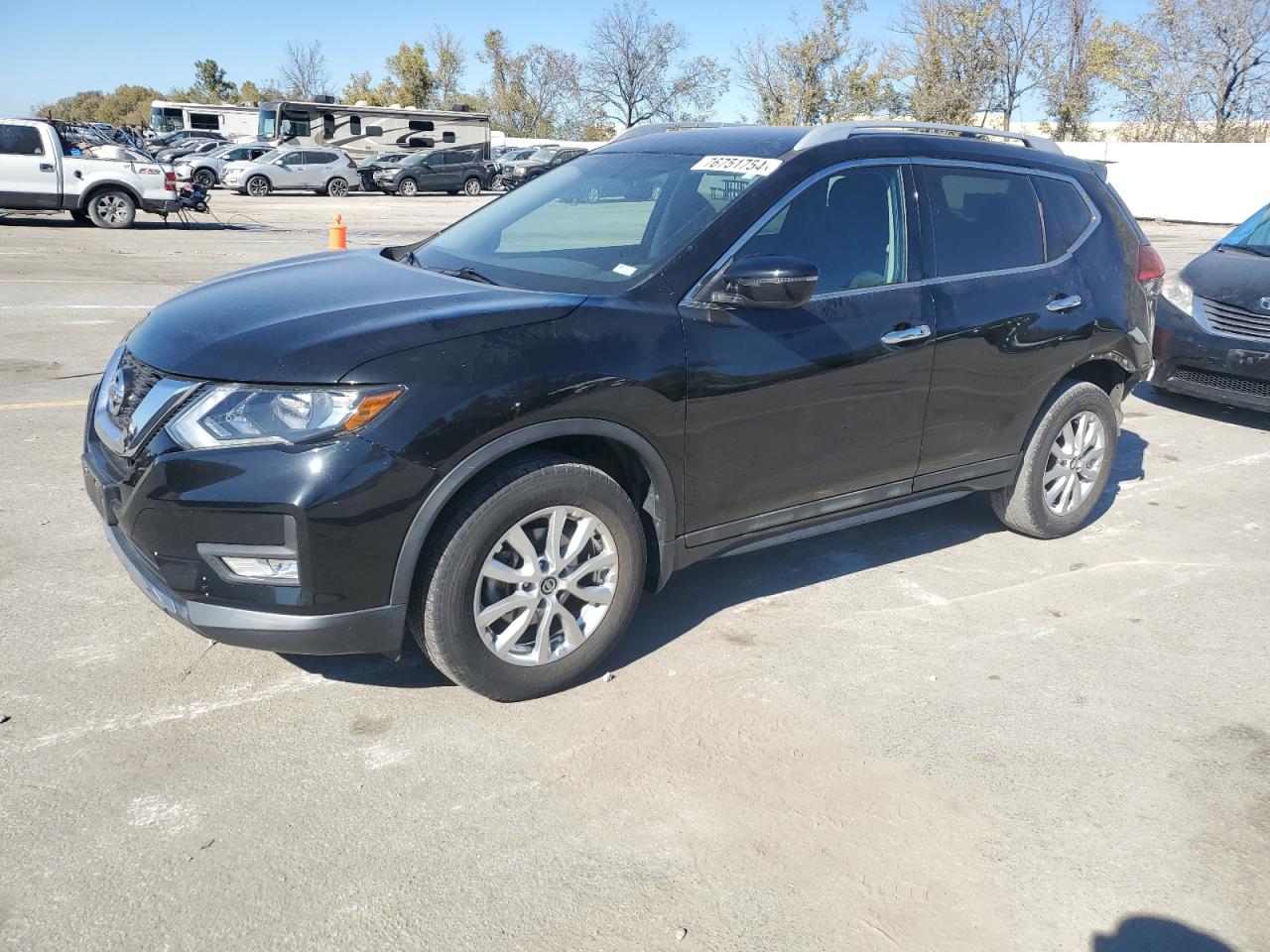 2017 Nissan Rogue VIN 5N1AT2MV5HC813532