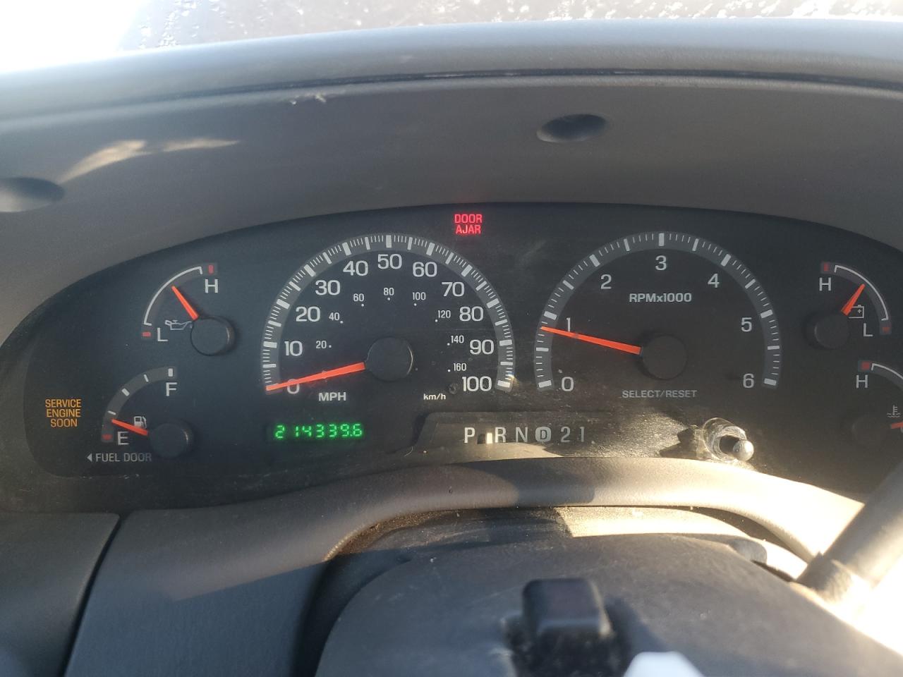 2001 Ford F-150 VIN 1FTRW08L81KF96114 Copart auction photo, minor dent/scratches damage thumbnail 9