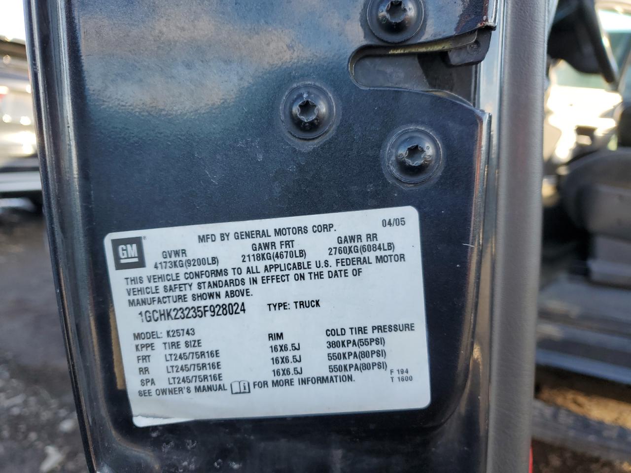 2005 Chevrolet Silverado VIN 1GCHK23235F928024 Copart auction photo, front end damage thumbnail 14