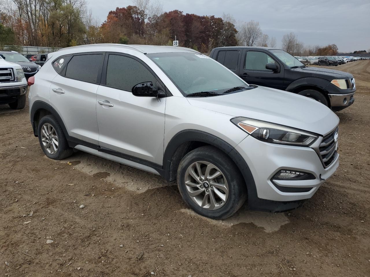 2017 Hyundai Tucson VIN KM8J3CA49HU388523 Copart auction photo, front end / mechanical damage thumbnail 4