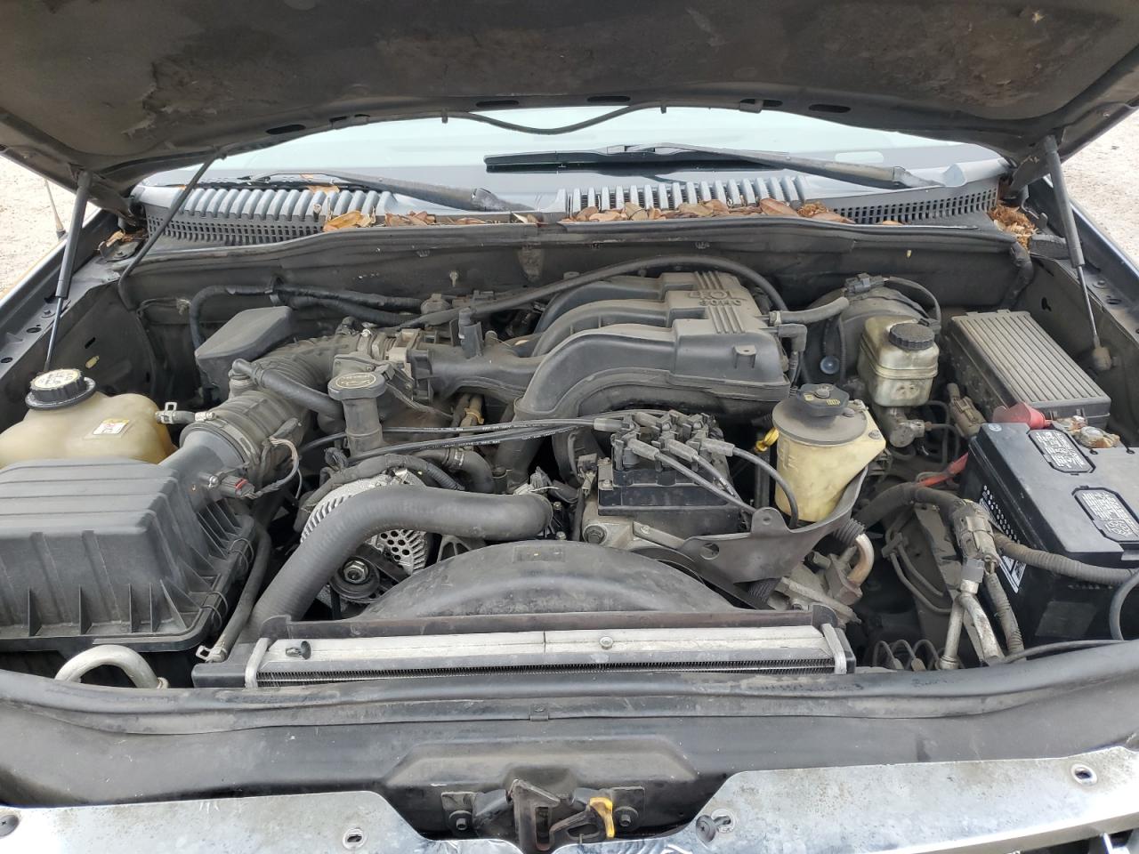 2005 Ford Explorer VIN 1FMZU63K75UA41491 Copart auction photo, front end damage thumbnail 14