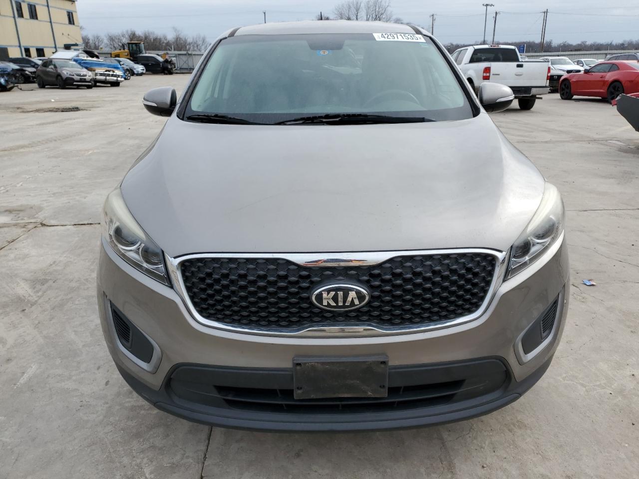2016 KIA Sorento VIN 5XYPG4A34GG067795 Copart auction photo, rear end damage thumbnail 5