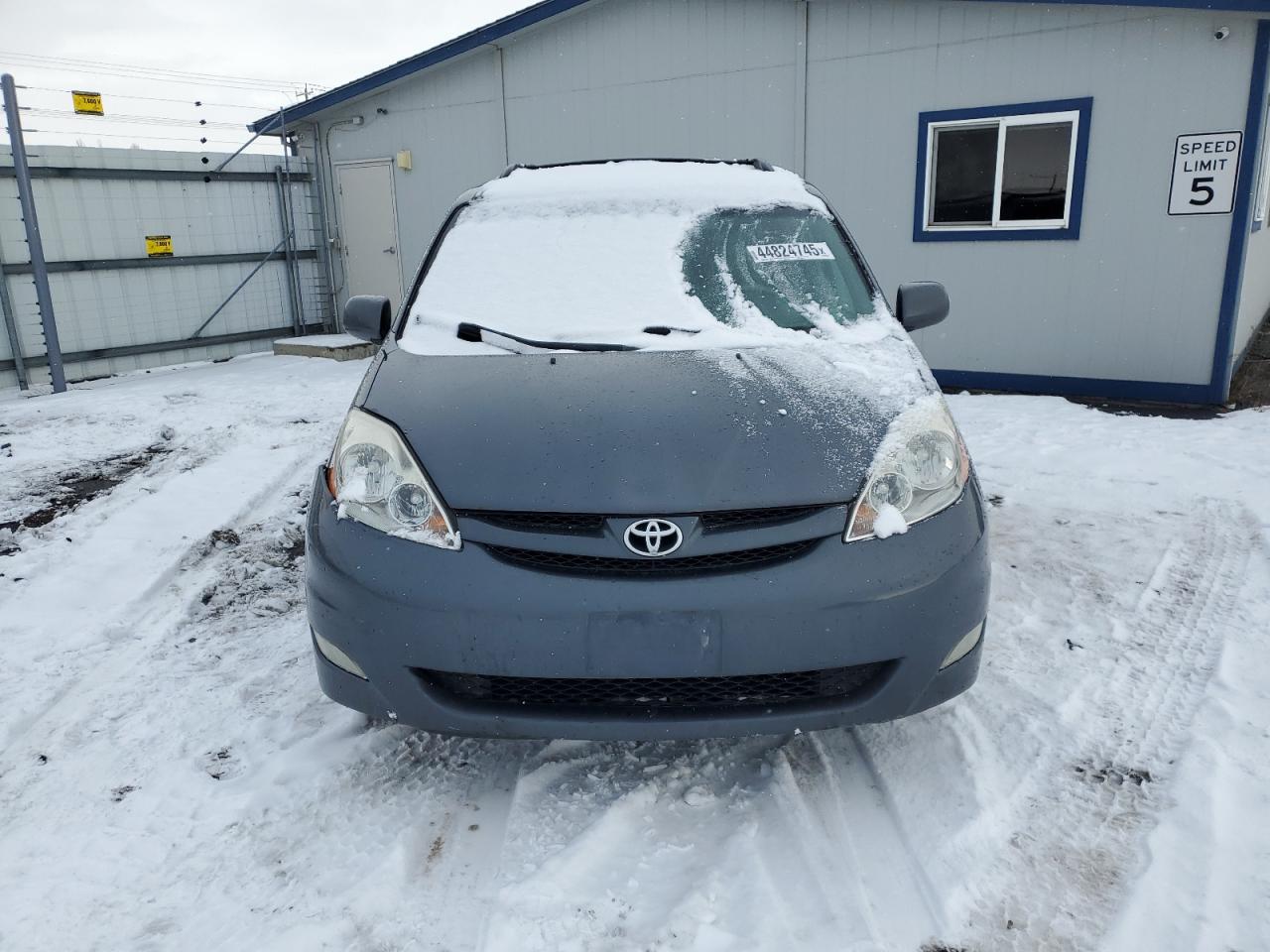 2007 Toyota Sienna VIN 5TDBK22C27S008520 Copart auction photo, rear end damage thumbnail 5