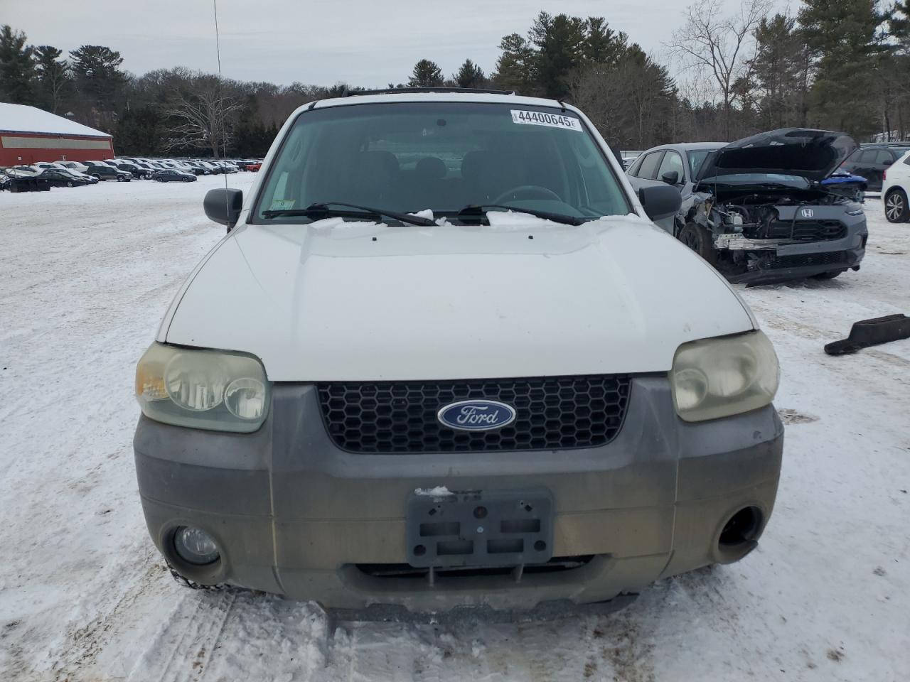 2005 Ford Escape VIN 1FMCU93105KD99221 Copart auction photo, side / front end damage thumbnail 5