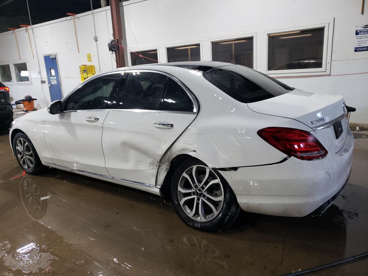 2017 Mercedes-Benz C-klasse VIN 55SWF4KB3HU189771 Copart auction photo, rear end / side damage thumbnail 2