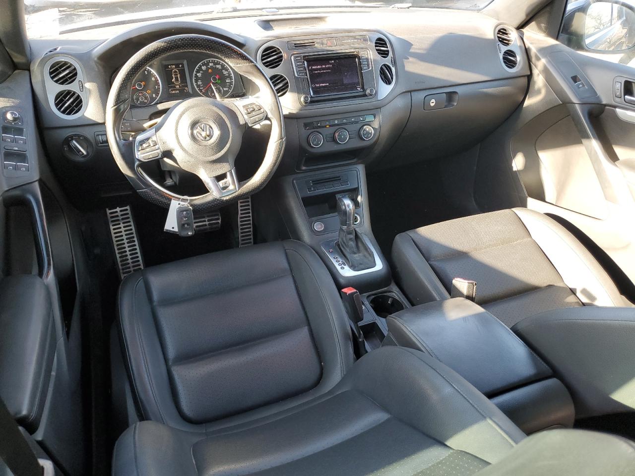 2016 Volkswagen Tiguan VIN WVGAV7AX4GW022113 Copart auction photo, minor dent/scratches damage thumbnail 8