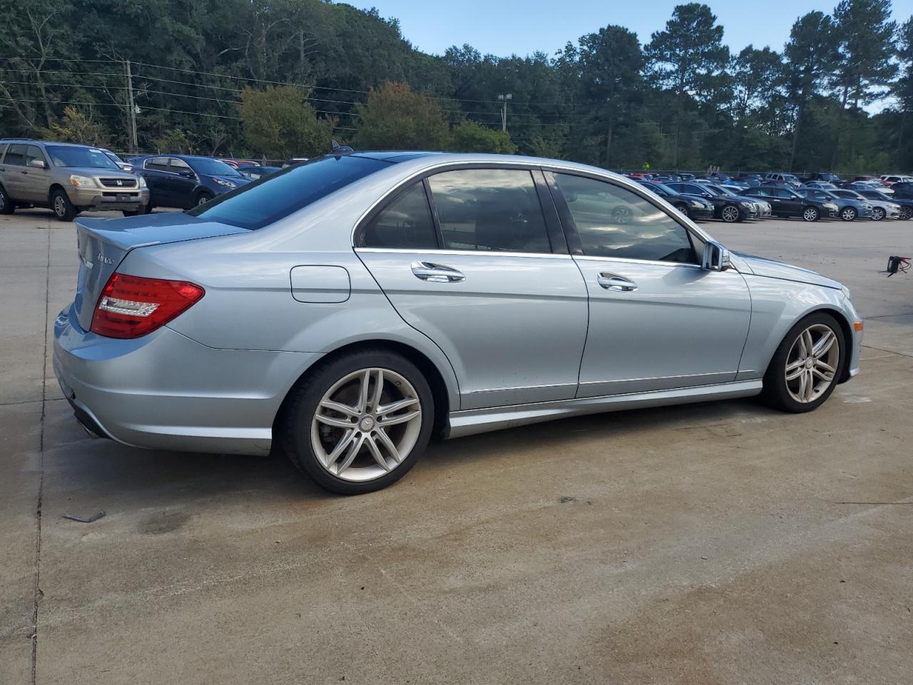 2013 Mercedes-Benz C-klasse VIN WDDGF8AB2DR252304 Copart auction photo, water/flood damage thumbnail 3