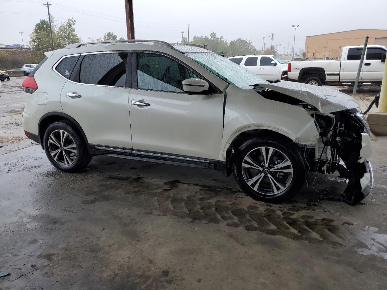 2017 Nissan Rogue VIN 5N1AT2MTXHC846315 Copart auction photo, front end damage thumbnail 4