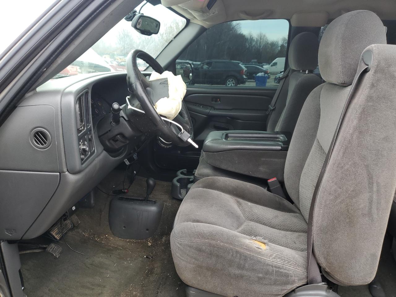 2006 Chevrolet Silverado VIN 2GCEK19V661337290 Copart auction photo, front end / undercarriage damage thumbnail 7