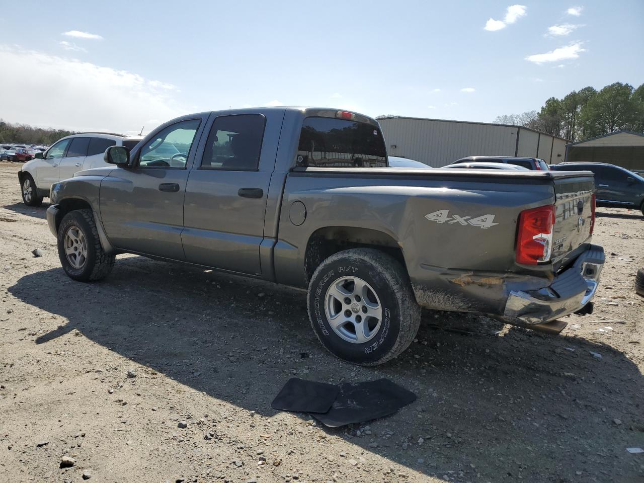 2006 Dodge Dakota VIN 1D7HW48N56S589686 Copart auction photo, rear end / minor dent/scratches damage thumbnail 2