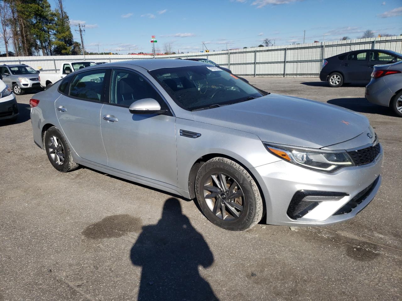 2019 KIA Optima VIN 5XXGT4L3XKG340938 Copart auction photo, front end damage thumbnail 4