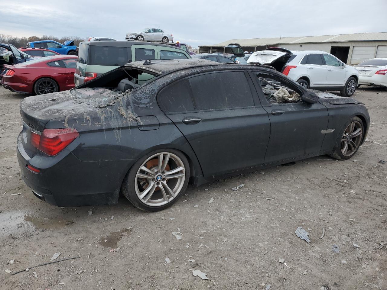 2013 BMW 7er VIN WBAYE4C50DD137454 Copart auction photo, burn damage thumbnail 3