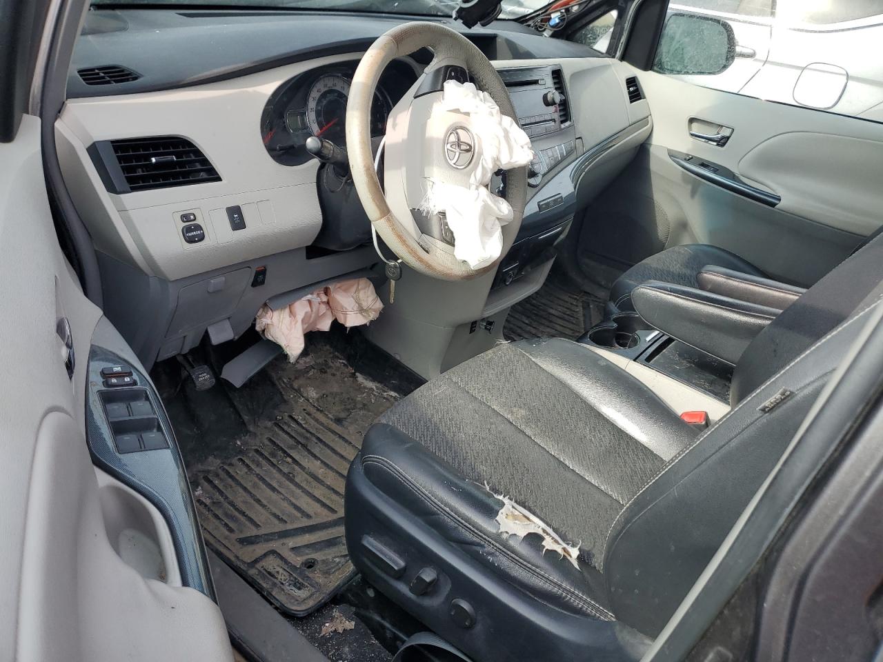 2011 Toyota Sienna VIN 5TDXK3DC6BS071217 Copart auction photo, front end damage thumbnail 7