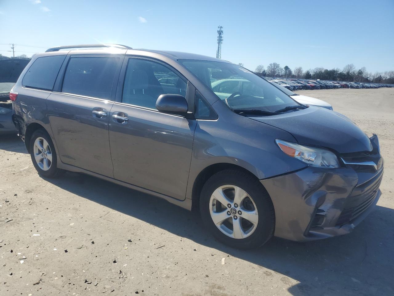 2020 Toyota Sienna VIN 5TDKZ3DC5LS031458 Copart auction photo, front end / rear end damage thumbnail 4