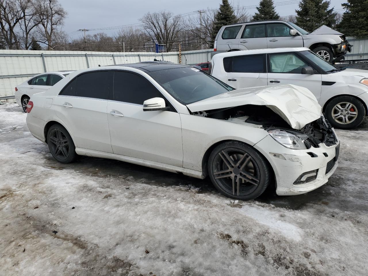 2011 Mercedes-Benz E-klasse VIN WDDHF8HB8BA356561 Copart auction photo, front end damage thumbnail 4
