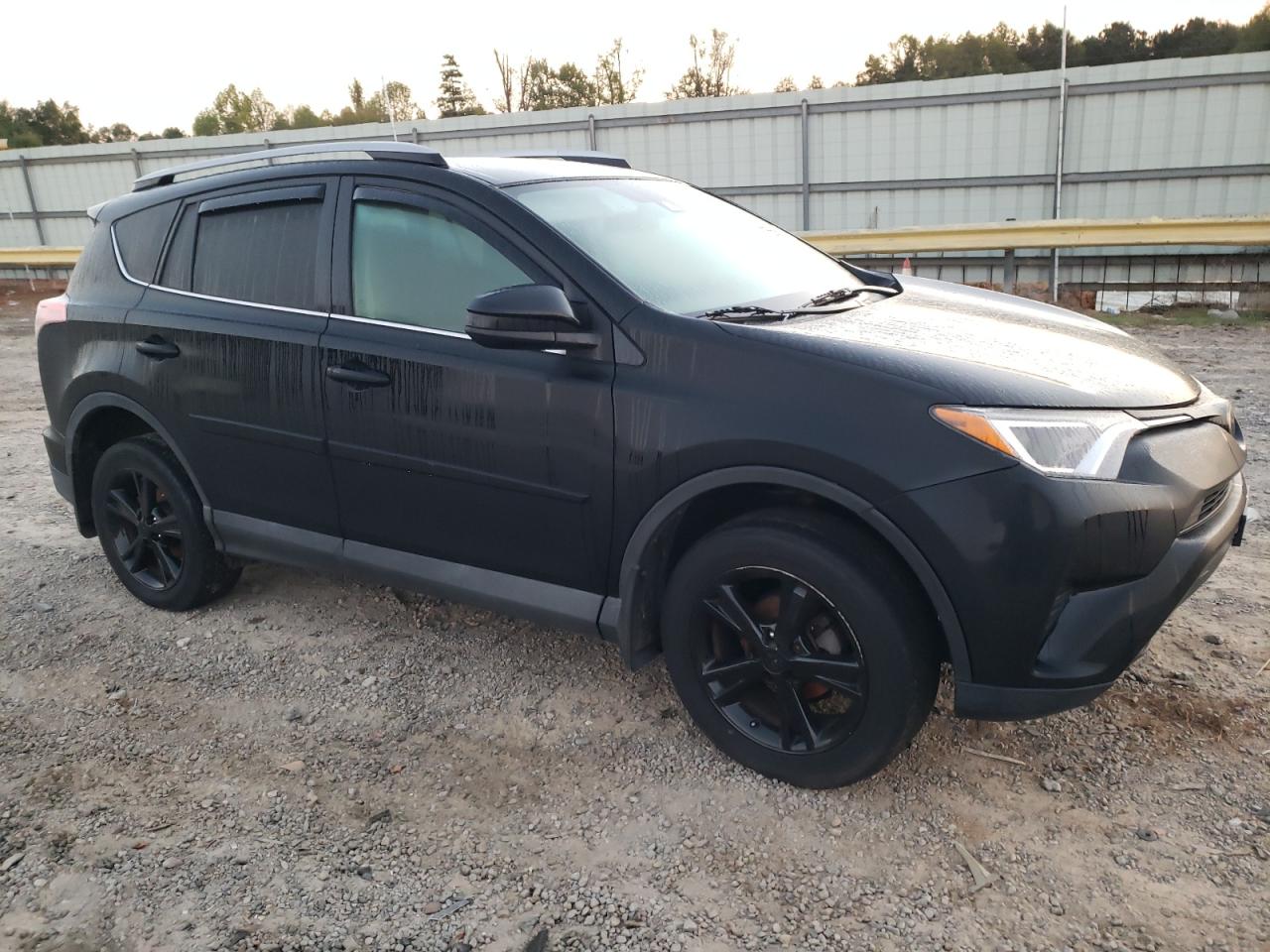 2017 Toyota RAV 4 VIN 2T3BFREV7HW626393 Copart auction photo, minor dent/scratches damage thumbnail 4