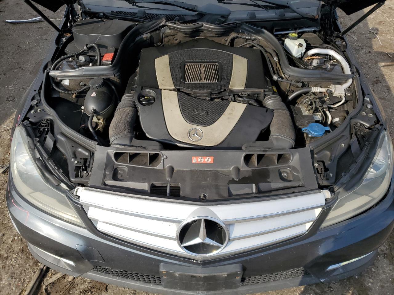 2012 Mercedes-Benz C-klasse VIN WDDGF8BB9CR196942 Copart auction photo, rear end / minor dent/scratches damage thumbnail 11