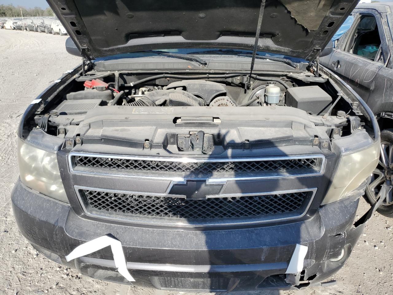 2010 Chevrolet Tahoe VIN 1GNUKBE05AR125645 Copart auction photo, front end damage thumbnail 12