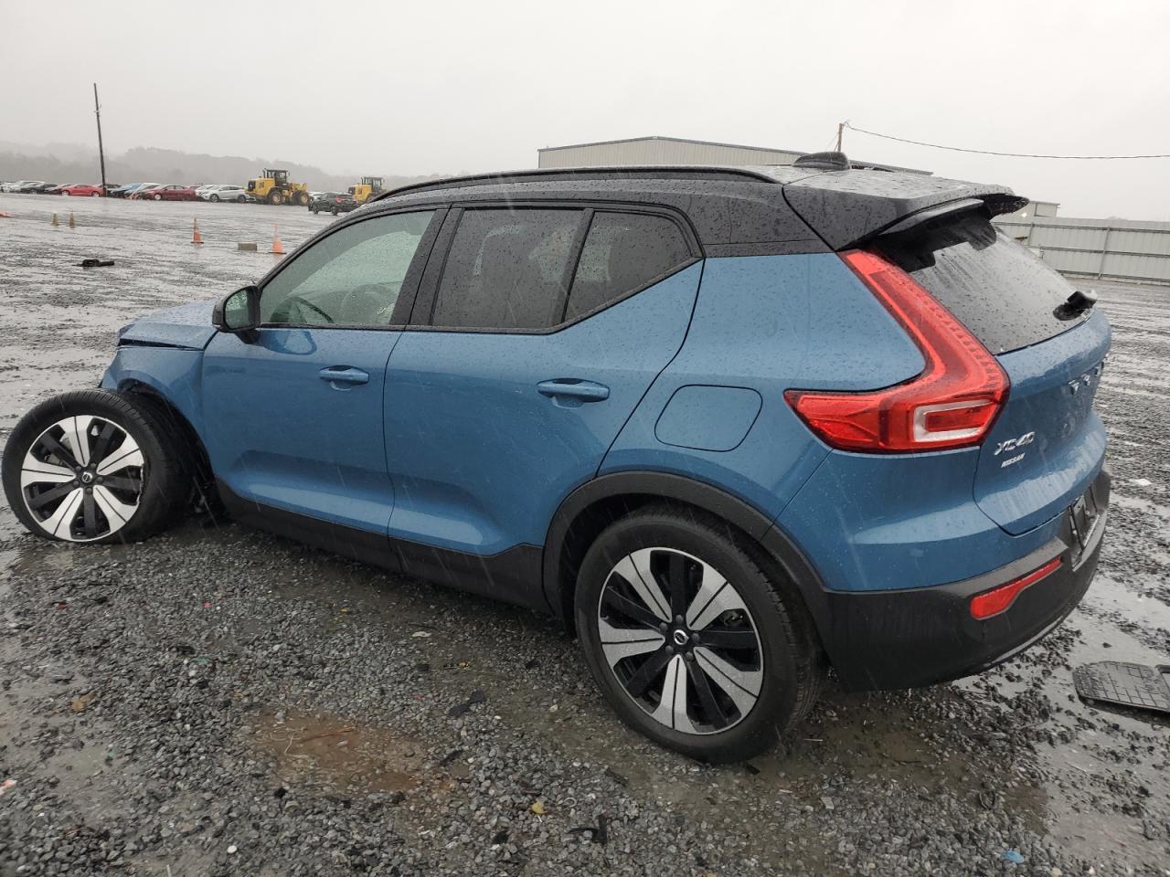 2023 Volvo XC40 VIN YV4ED3UL7P2094294 Copart auction photo, front end / side damage thumbnail 2