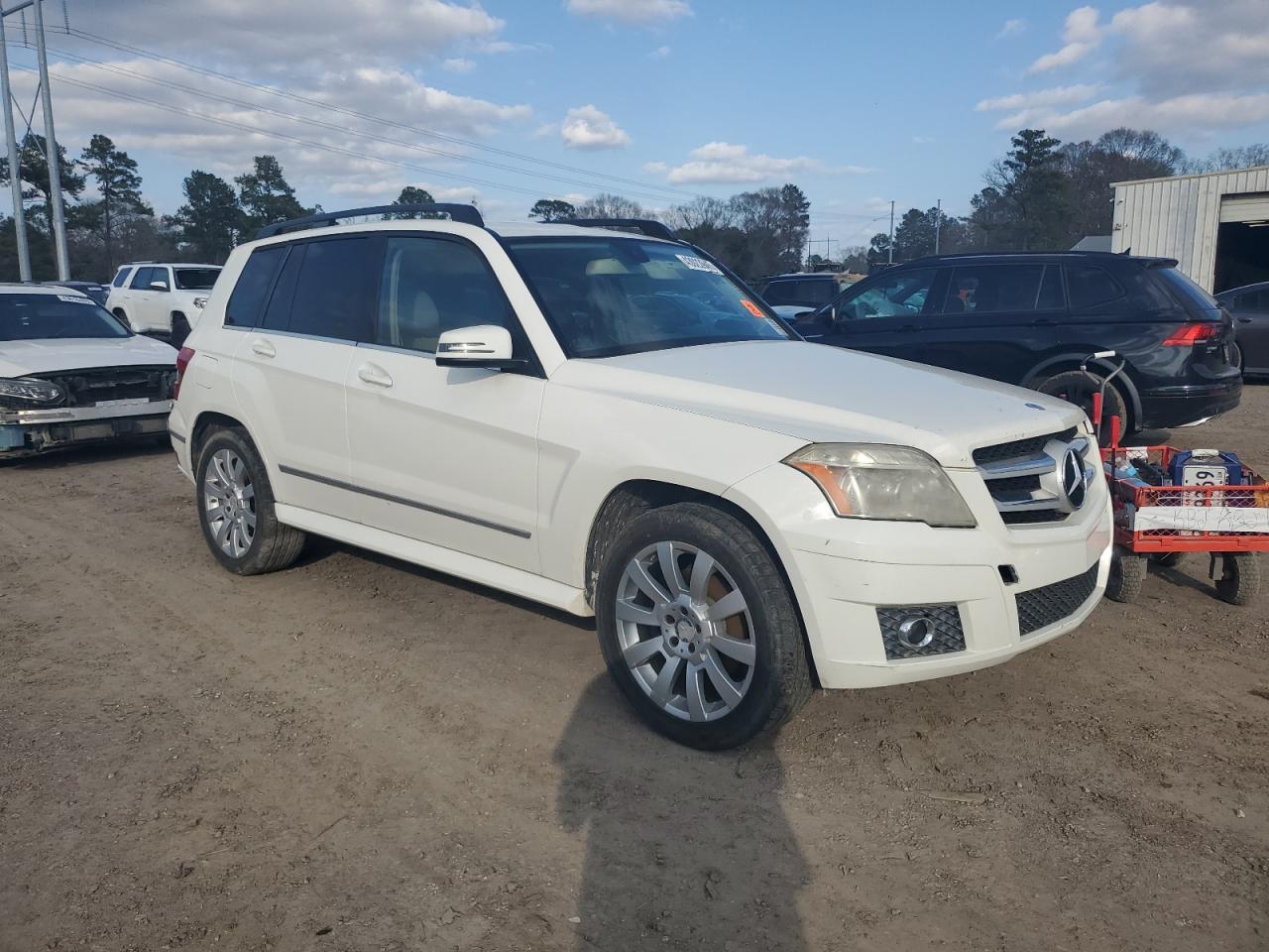 2010 Mercedes-Benz GLK-klasse VIN WDCGG5GB1AF349420 Copart auction photo, water/flood damage thumbnail 4