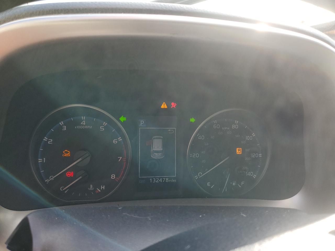 2018 Toyota RAV 4 VIN JTMZFREV4JJ724252 Copart auction photo, front end damage thumbnail 9