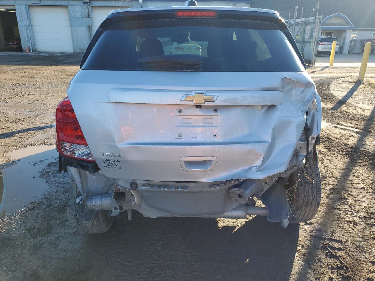 2019 Chevrolet Trax VIN 3GNCJKSB2KL357732 Copart auction photo, rear end / minor dent/scratches damage thumbnail 6