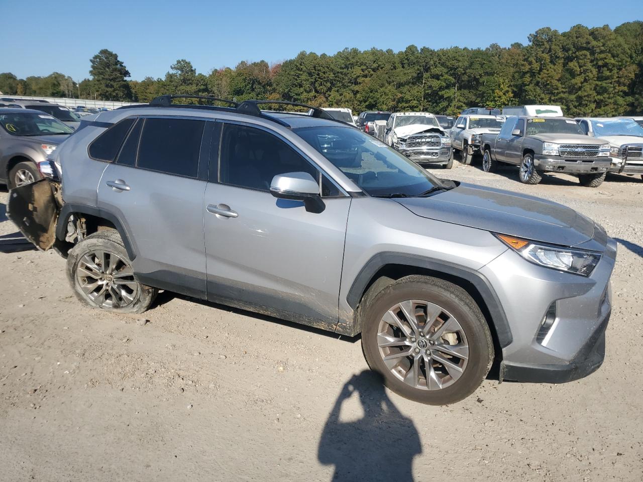 2020 Toyota RAV 4 VIN JTMC1RFV0LD042585 Copart auction photo, undercarriage / rear end damage thumbnail 4