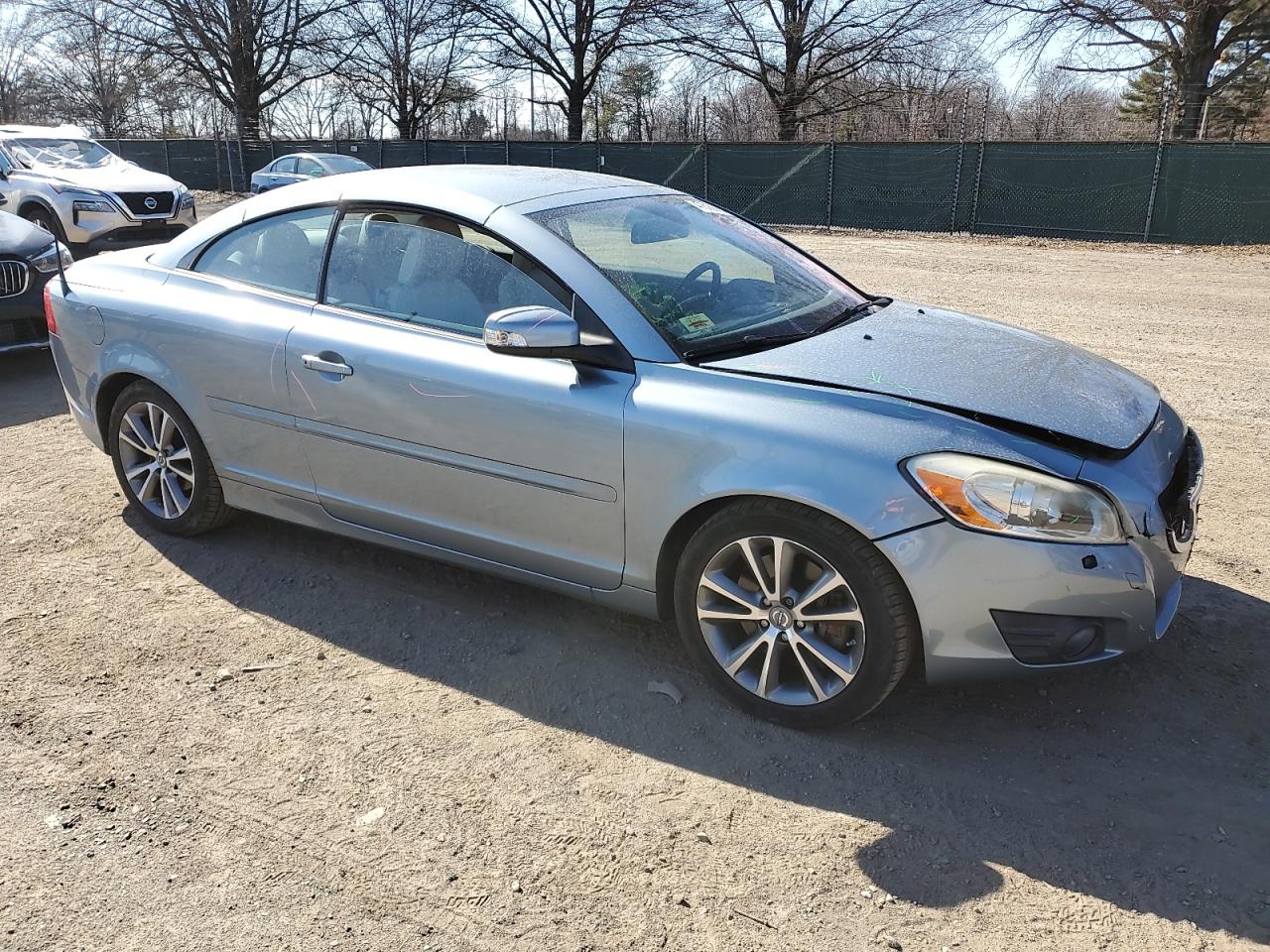 2011 Volvo C70 VIN YV1672MC7BJ108421 Copart auction photo, front end / minor dent/scratches damage thumbnail 4