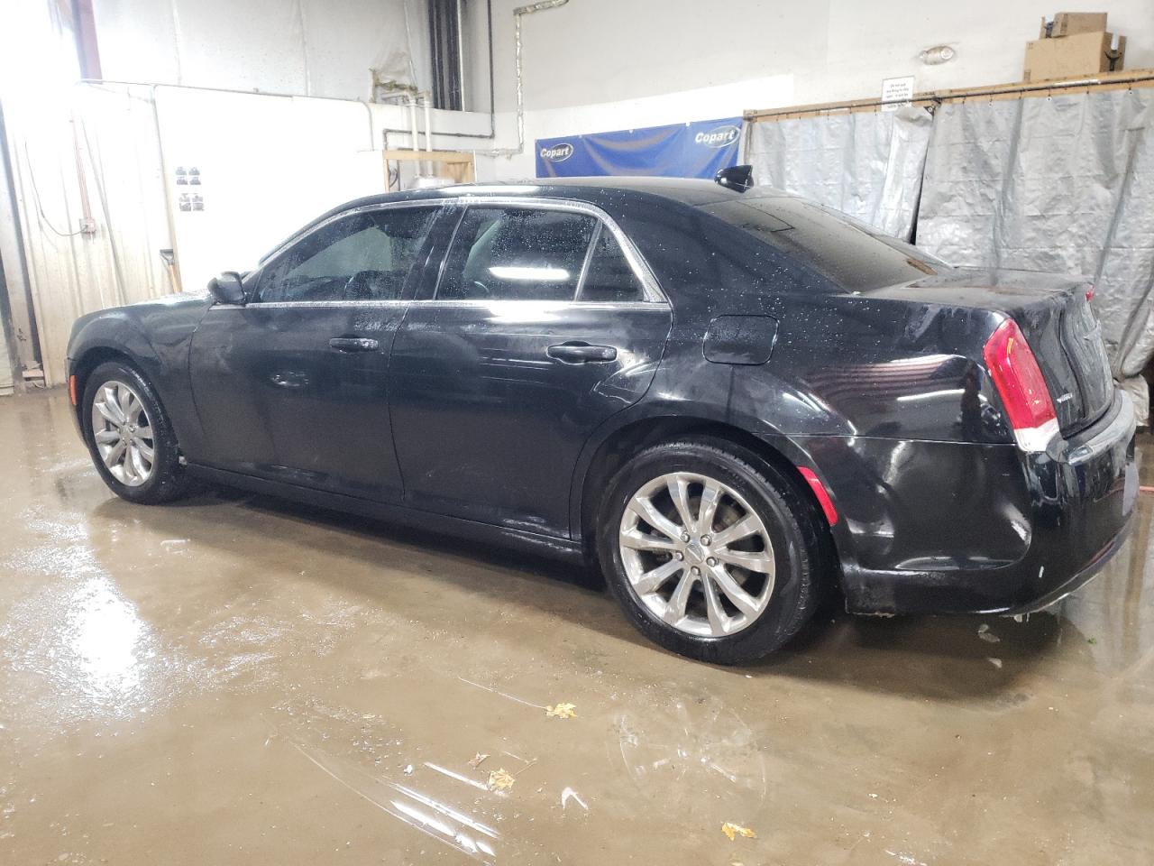 2015 Chrysler 300 VIN 2C3CCARG9FH810889 Copart auction photo, mechanical damage thumbnail 2