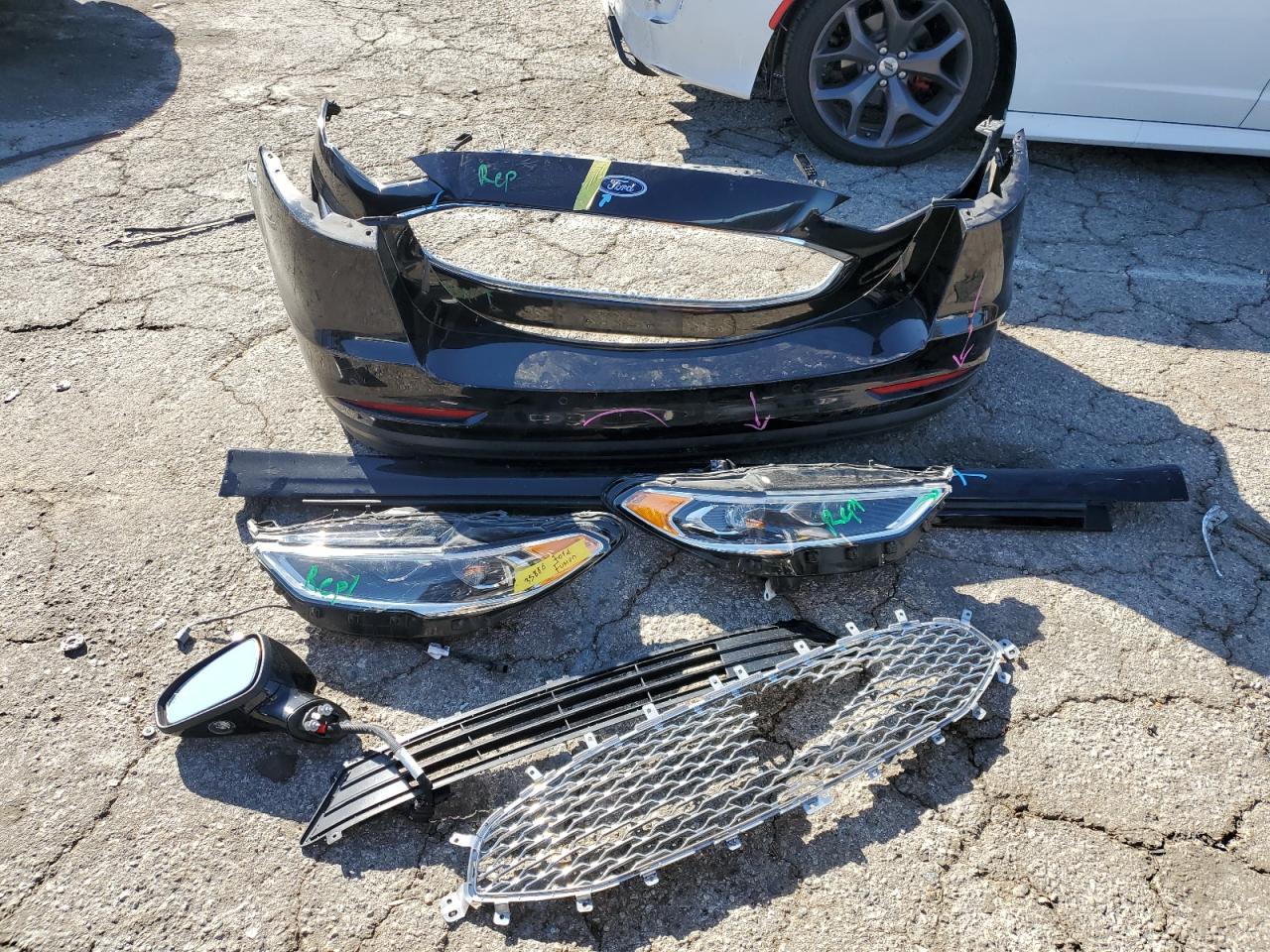 2019 Ford Fusion VIN 3FA6P0SU8KR252111 Copart auction photo, front end / rear end damage thumbnail 12