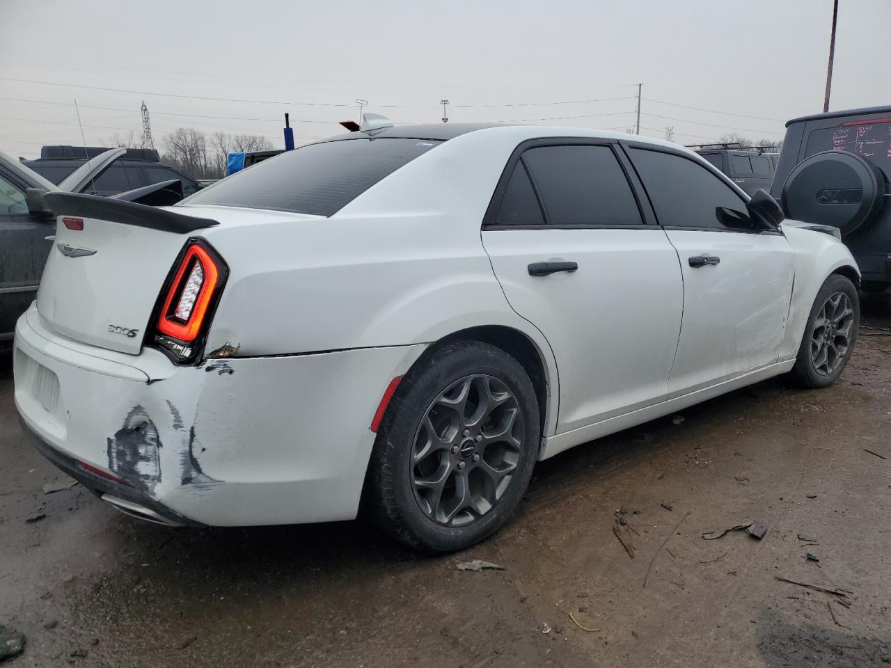 2015 Chrysler 300 VIN 2C3CCAGG4FH922857 Copart auction photo, front end / side damage thumbnail 3