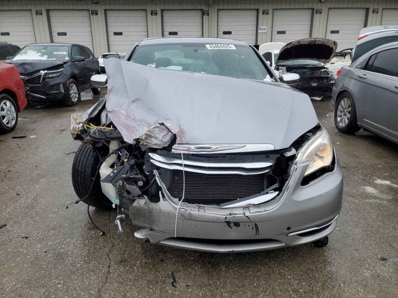 2013 Chrysler 200 VIN 1C3CCBCGXDN674811 Copart auction photo, front end / side damage thumbnail 5