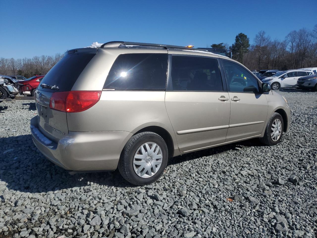 2007 Toyota Sienna VIN 5TDZK23C37S038462 Copart auction photo, front end damage thumbnail 3