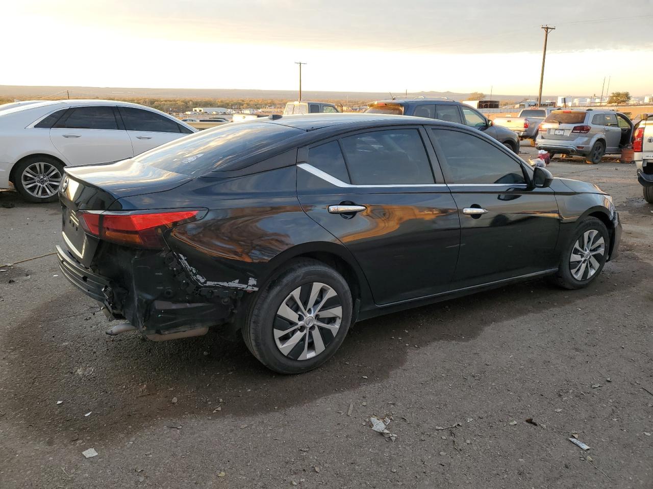 2020 Nissan Altima VIN 1N4BL4BV3LC255721 Copart auction photo, rear end damage thumbnail 3