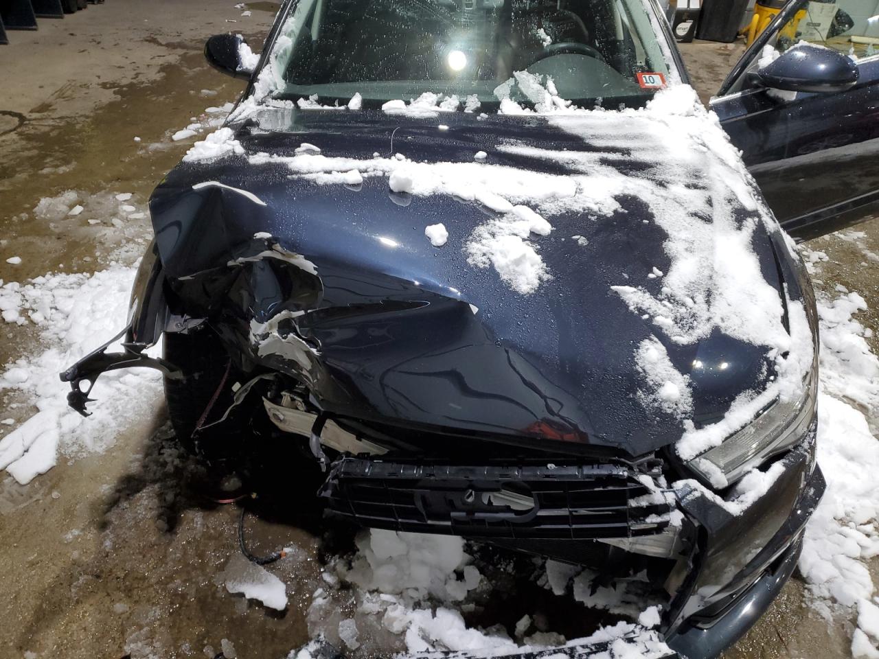 2018 Audi A6 VIN WAUG3AFC6JN053249 Copart auction photo, front end / rear end damage thumbnail 11