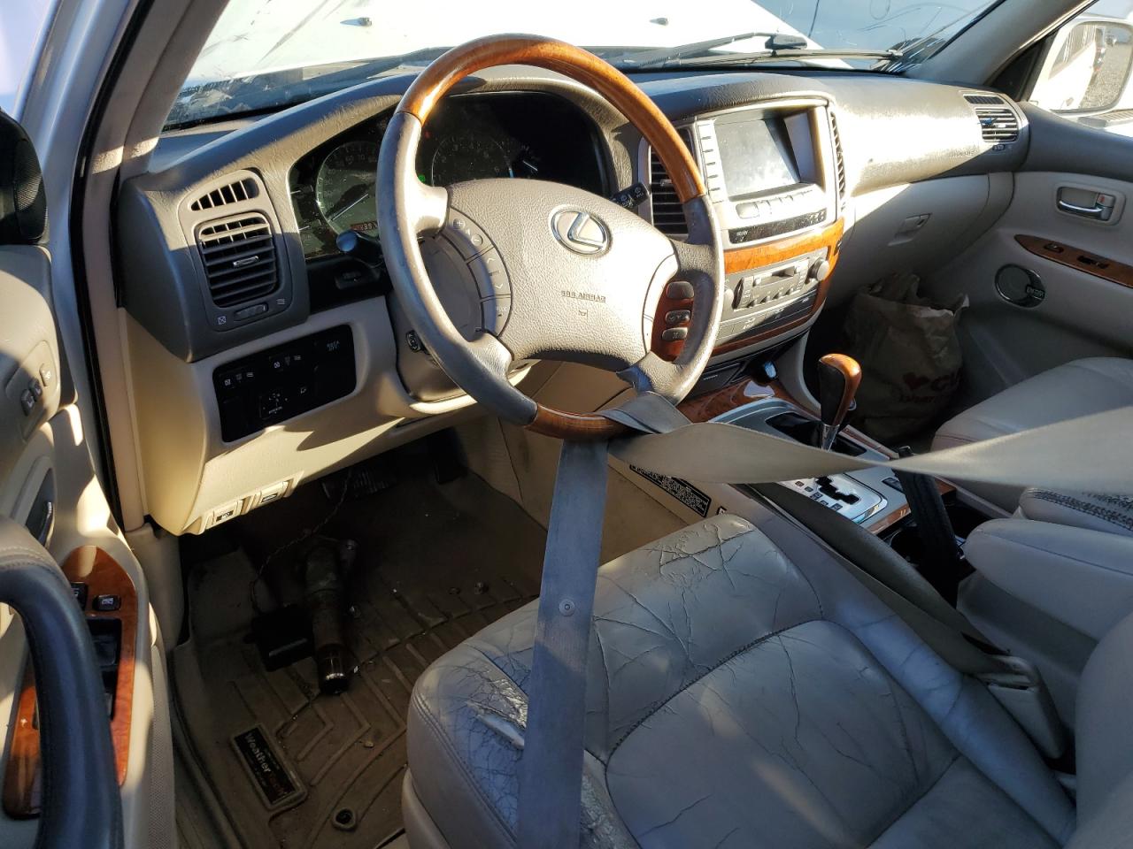 2005 Lexus LX VIN JTJHT00WX53550419 Copart auction photo, front end damage thumbnail 8