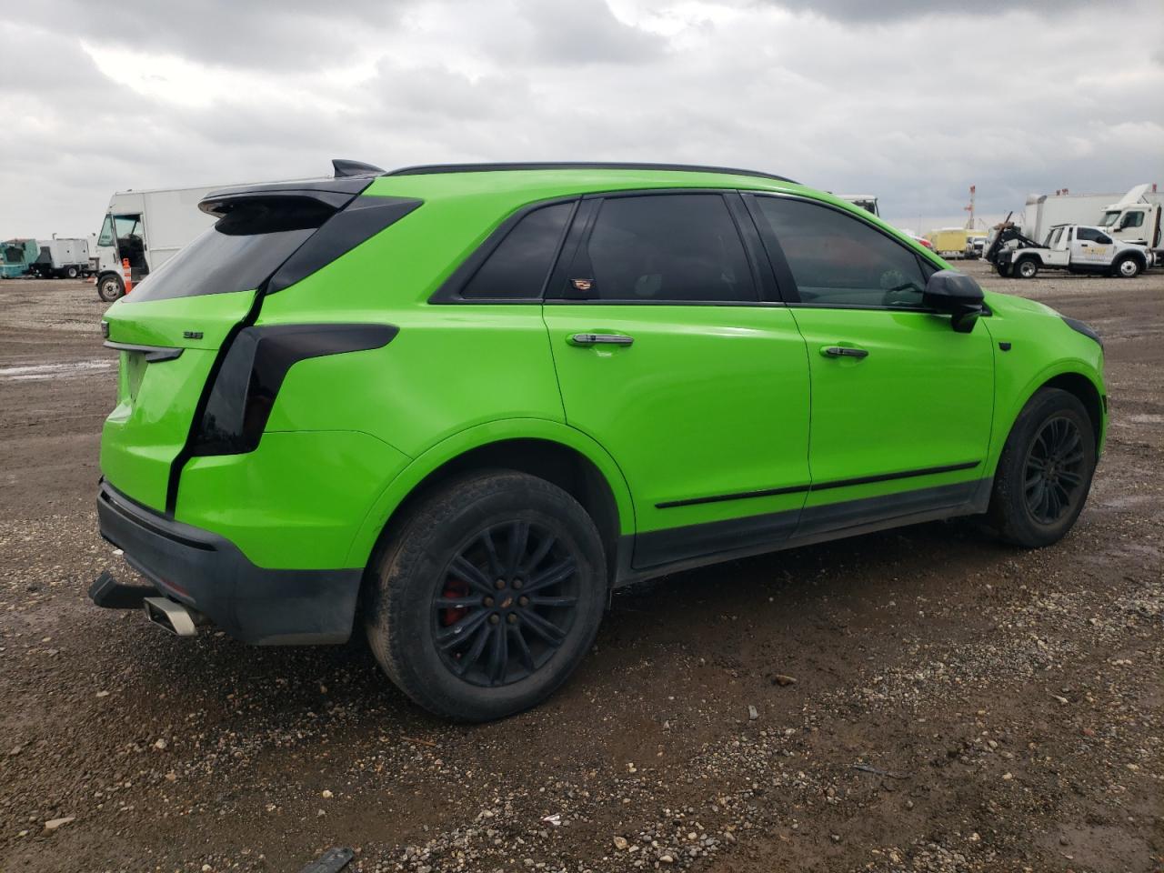 2017 Cadillac XT5 VIN 1GYKNBRS5HZ112904 Copart auction photo, rear end / minor dent/scratches damage thumbnail 3