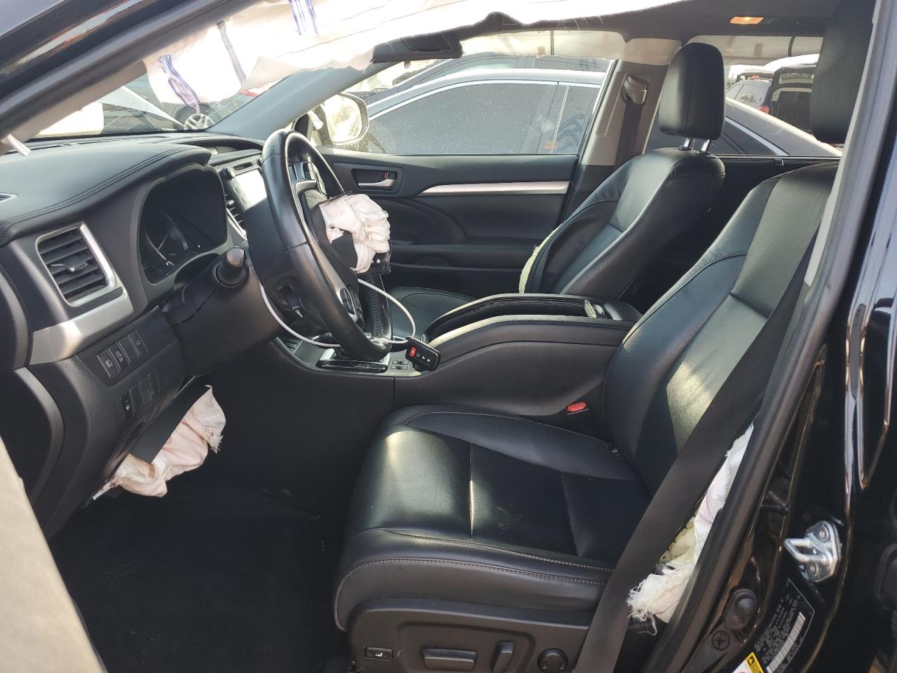 2019 Toyota Highlander VIN 5TDJZRFH6KS591205 Copart auction photo, front end / side damage thumbnail 7