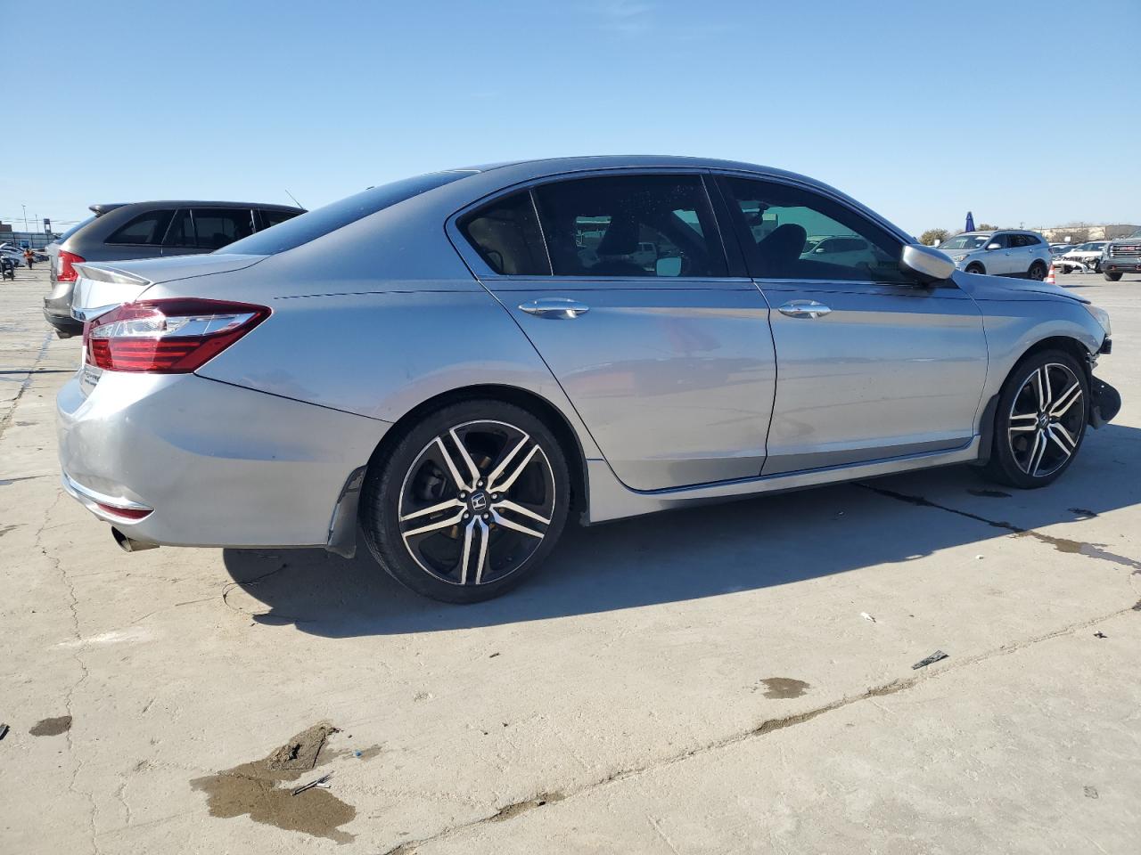 2017 Honda Accord VIN 1HGCR2F15HA002235 Copart auction photo, side / front end damage thumbnail 3