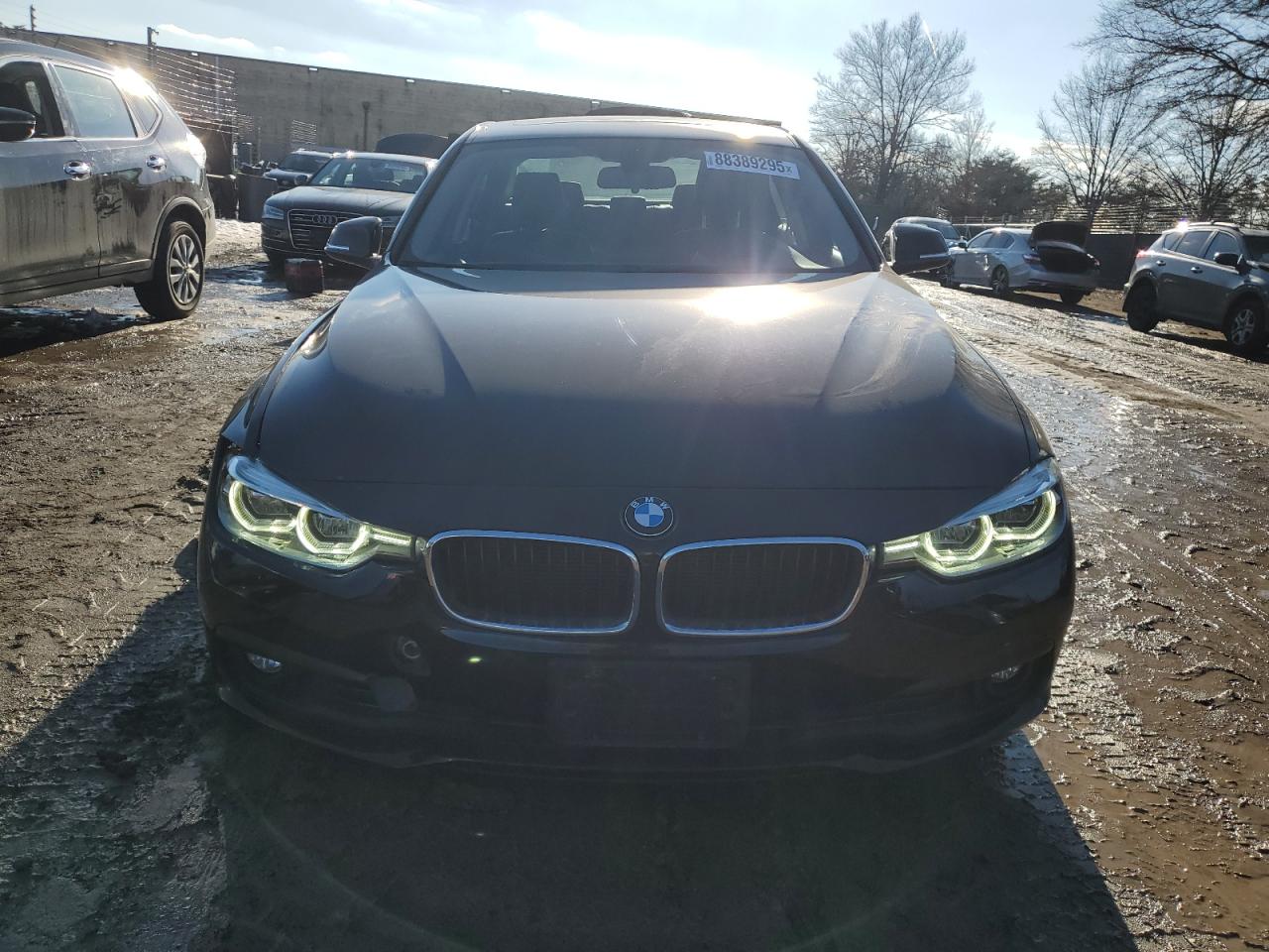 2018 BMW 3er VIN WBA8A3C51JA505398 Copart auction photo, undercarriage / minor dent/scratches damage thumbnail 5
