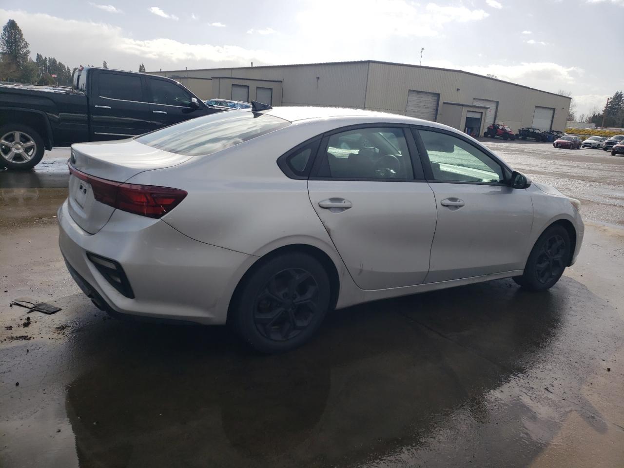 2019 KIA Forte VIN 3KPF24AD2KE061633 Copart auction photo, vandalism damage thumbnail 3