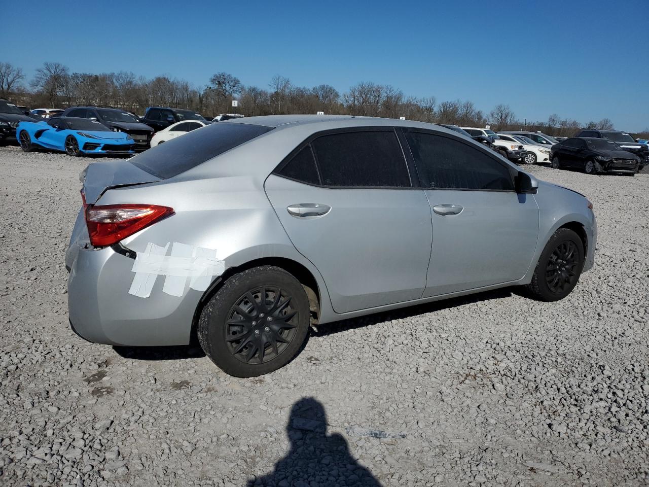2018 Toyota Corolla VIN 5YFBURHEXJP754953 Copart auction photo, rear end damage thumbnail 3