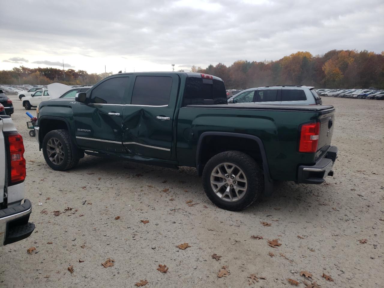 2015 GMC Sierra VIN 3GTU2VEC0FG446391 Copart auction photo, side / minor dent/scratches damage thumbnail 2