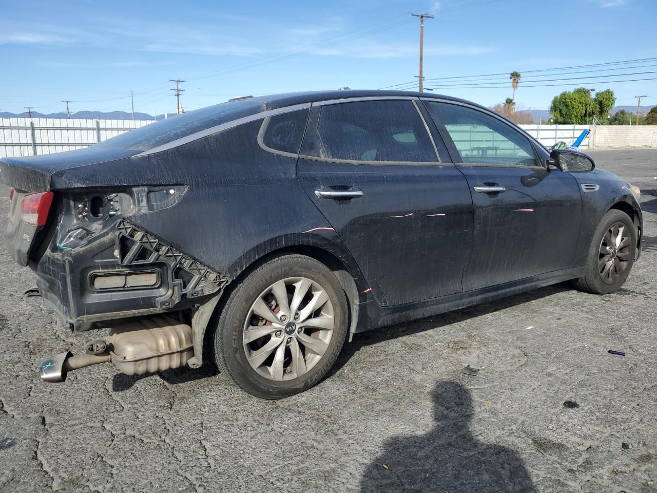 2016 KIA Optima VIN 5XXGU4L30GG108675 Copart auction photo, rear end / side damage thumbnail 3
