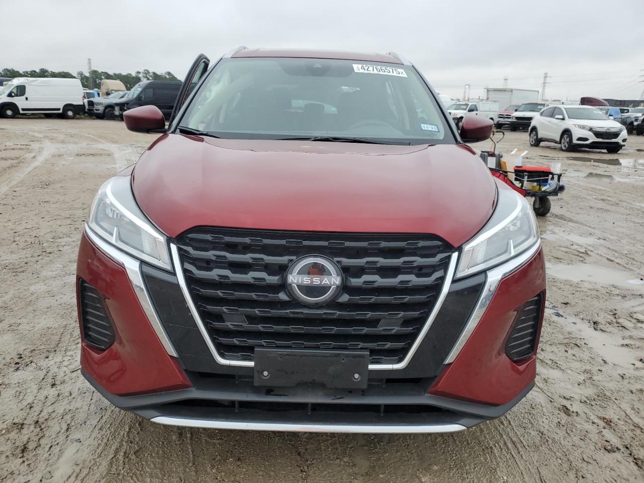 2024 Nissan Kicks VIN 3N1CP5CV9RL489708 Copart auction photo, side / minor dent/scratches damage thumbnail 5